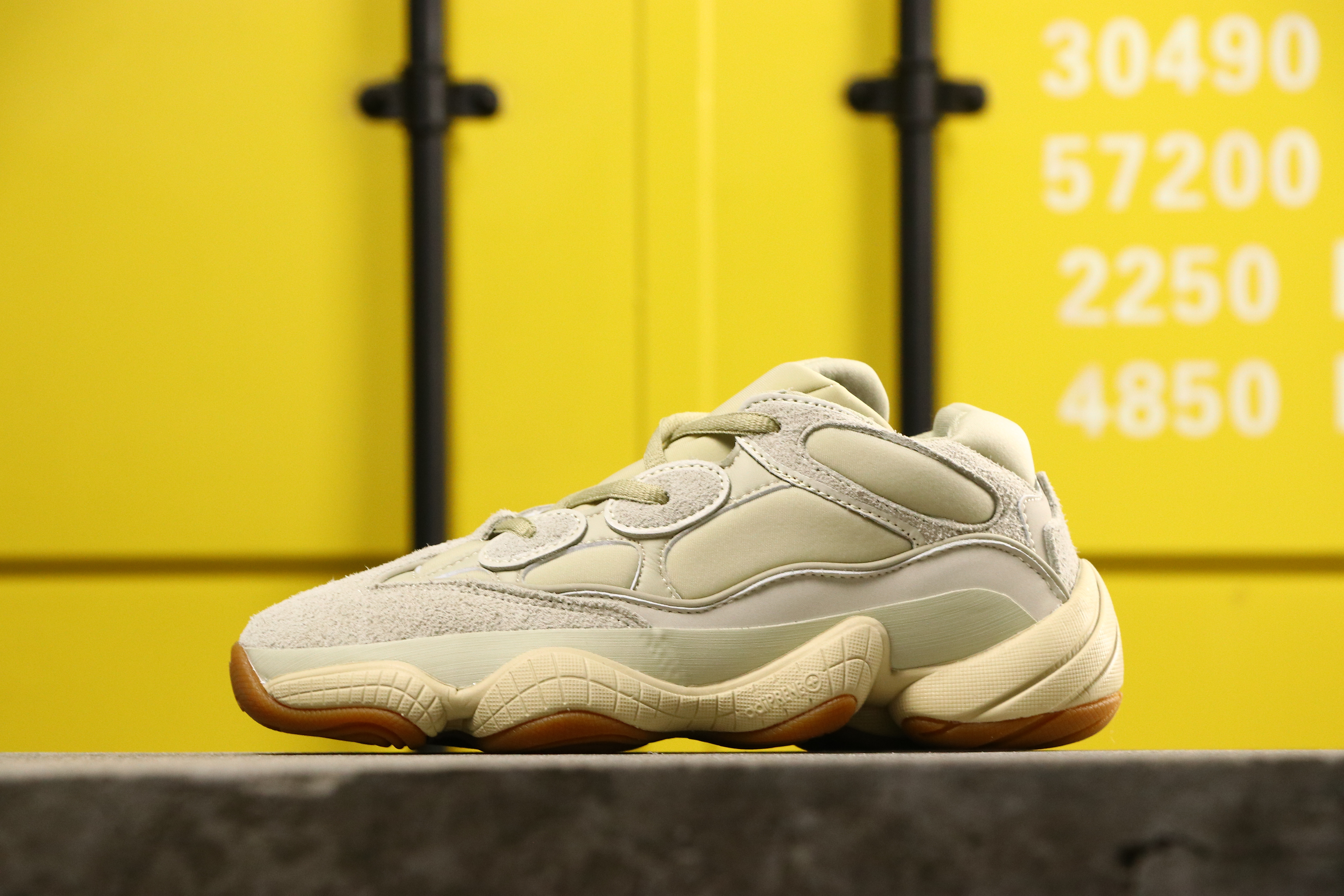 yeezy 500 - adidas