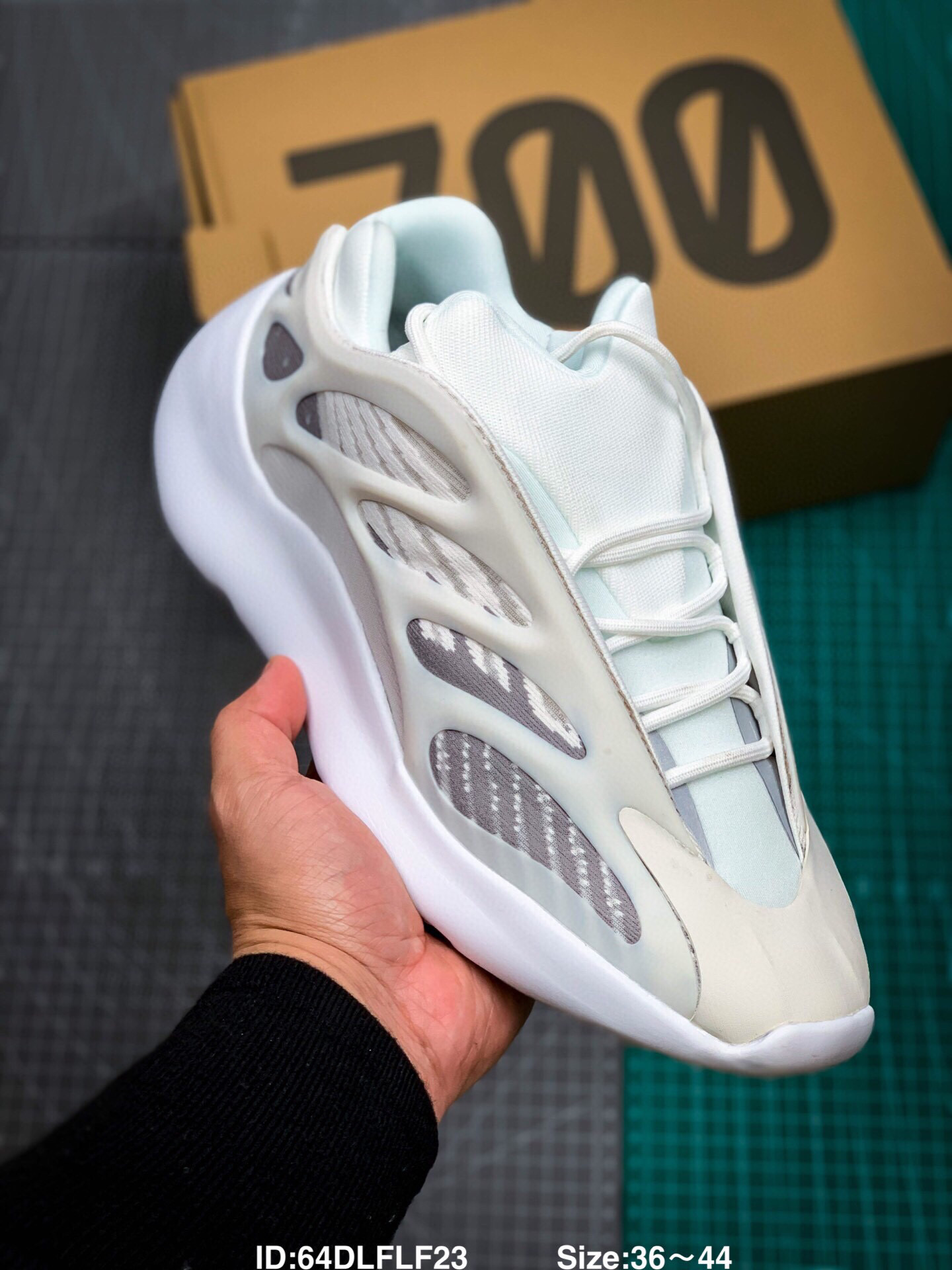 yeezy 700 - adidas