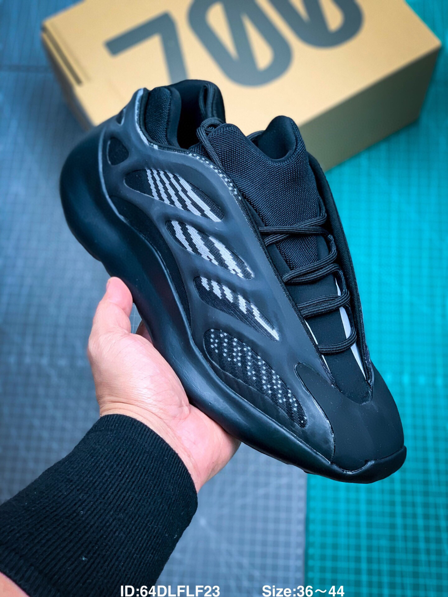 yeezy 700 - adidas