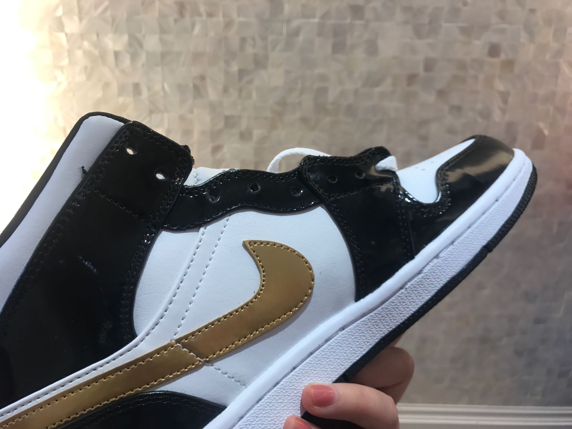 jordan air jordan 1 retro mid