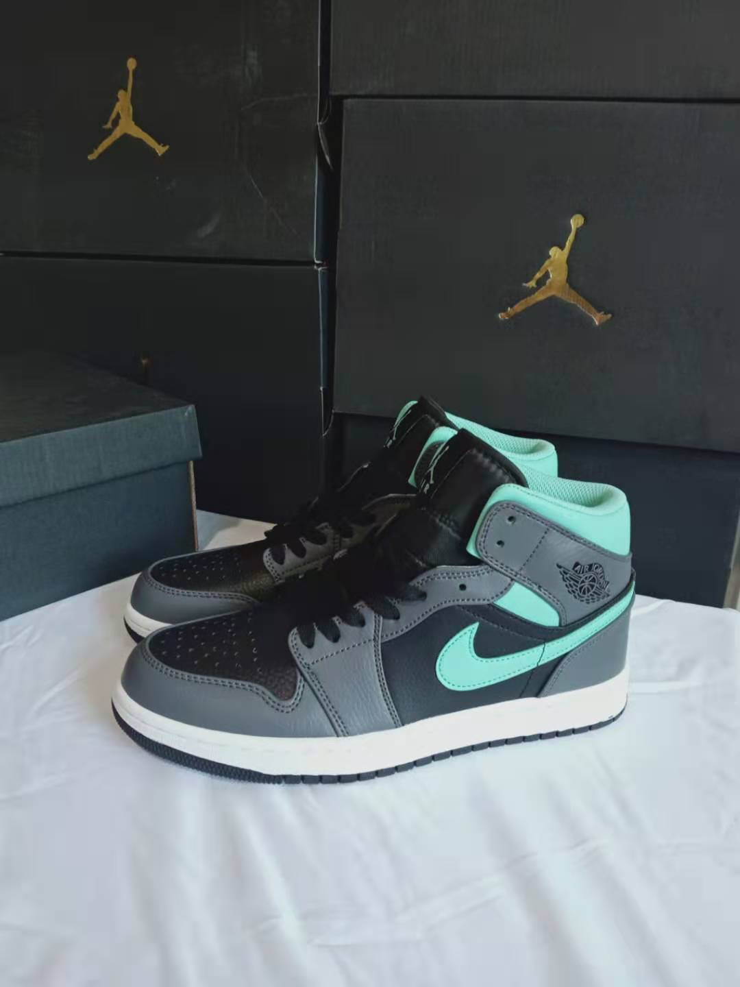 air jordan 1 retro mid - jordan