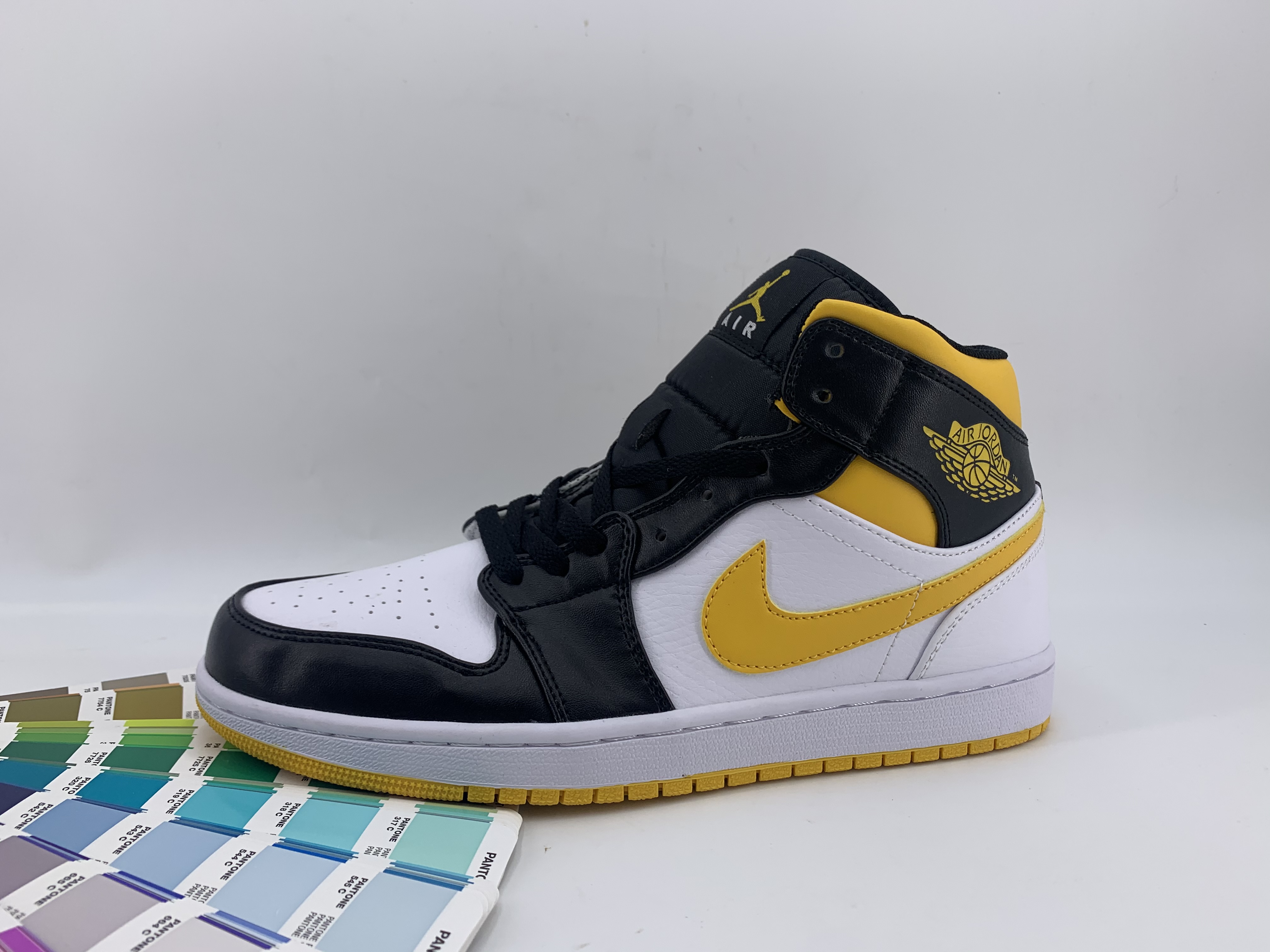 air jordan 1 retro mid - jordan