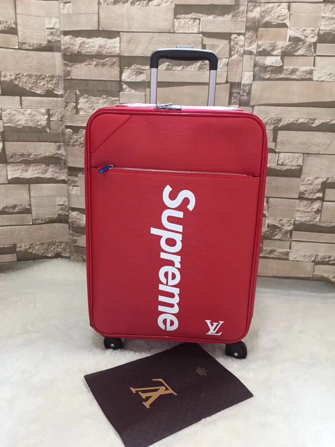 louis vuitton - supreme